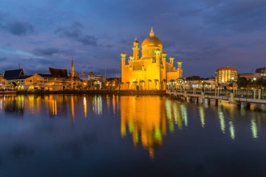 Brunei 'nin başkenti Bandar Seri Begawan' daki Omar Ali Seydien Camii