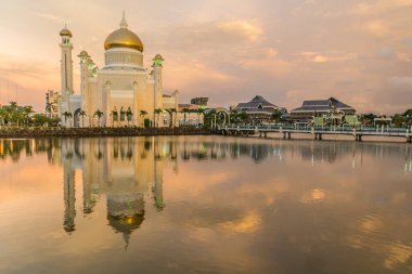 Brunei 'nin başkenti Bandar Seri Begawan' daki Omar Ali Seydien Camii