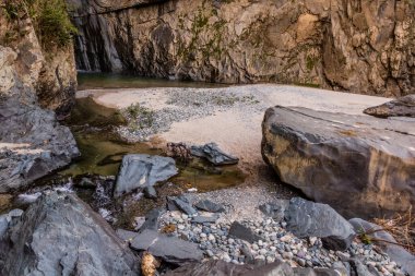Dominik Cumhuriyeti 'nin Jarabacoa kasabası yakınlarındaki Salto Jimenoa şelalesi yakınlarındaki manzara