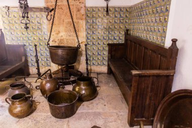 SANTO DOMINGO, DOMINICAN REUBLIC - 24 Kasım 2018: Dominik Cumhuriyeti 'nin başkenti Santo Domingo' daki Alcazar de Colon 'da mutfak.