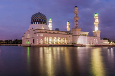 Kota Kinabalu Şehir Camii Akşam Manzarası, Sabah, Malezya