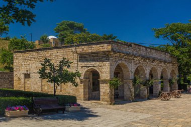 Rusya 'nın Dağıstan Cumhuriyeti' ndeki Derbent 'deki Naryn-Kala kalesindeki muhafız evi.
