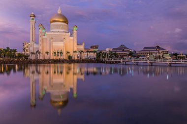 Brunei 'nin başkenti Bandar Seri Begawan' daki Omar Ali Seydien Camii