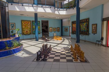 ELISTA, RUSSIA - 27 Haziran 2018: Rusya 'nın Elista kentindeki Satranç Zaferi Müzesinin İçi