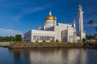 Omar Ali Saifuddien Mosque in Bandar Seri Begawan, capital of Brunei clipart
