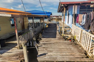 Brunei 'nin başkenti Bandar Seri Begawan' daki Kampong Ayer su köyü.