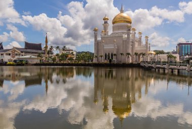 Brunei 'nin başkenti Bandar Seri Begawan' daki Omar Ali Seydien Camii