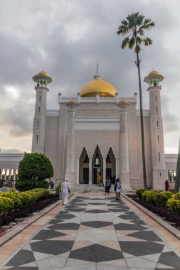 BANDAR SERI BEGAWAN, BRUNEI - 26 Şubat 2018: Bandar Seri Begawan 'daki Omar Ali Seydien Camii, Brunei' nin başkenti