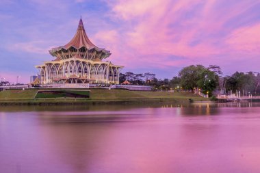 Malezya 'nın başkenti Kuching' de Sarawak Eyaleti Yasama Meclisi Binası