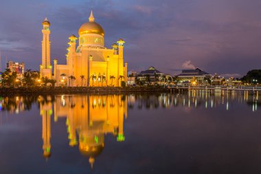 Brunei 'nin başkenti Bandar Seri Begawan' daki Omar Ali Seydien Camii