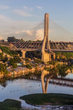 Dominik Cumhuriyeti 'nin başkenti Santo Domingo' da Puente Francisco del Rosario Sanchez köprüsü.