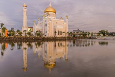 Brunei 'nin başkenti Bandar Seri Begawan' daki Omar Ali Seydien Camii