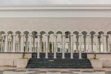 Brunei 'nin başkenti Bandar Seri Begawan' daki Omar Ali Seydien Camii 'nin başyapıtı.