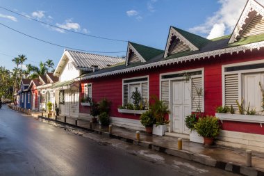 Las Terrenas, Dominik Cumhuriyeti 'nde renkli evler