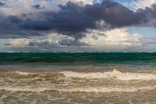 도미니카 공화국 바바로 해변의 구름낀 — 스톡 사진