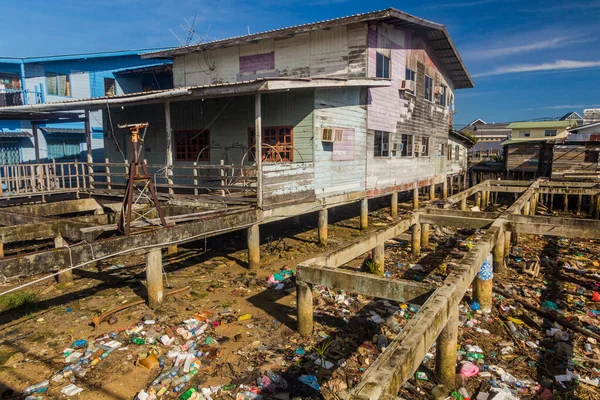 Bandar Seri Begawan Brunei Fevereiro 2018 Lixo Cidade Aquática Kampong — Fotografia de Stock