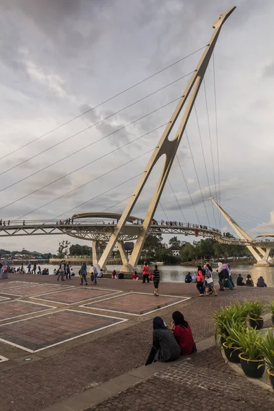 Kuching Malaya Mars 2018 Darul Hana Bridge Centrala Kuching Malaysia — Stockfoto