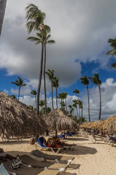 Punta Cana República Dominicana Diciembre 2018 Gente Disfruta Playa Bavaro — Foto de Stock