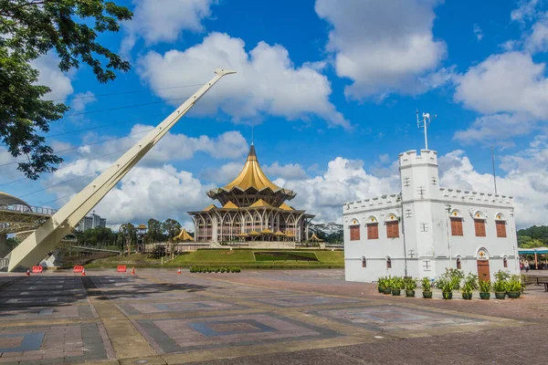 Pont Darul Hana Tour Carrée Bâtiment Assemblée Législative État Sarawak — Photo