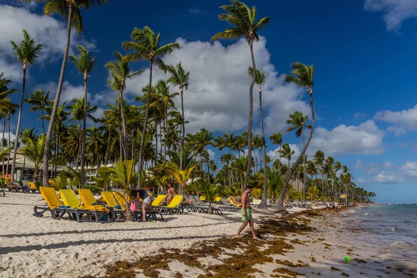 Punta Cana República Dominicana Diciembre 2018 Personas Playa Bavaro República — Foto de Stock