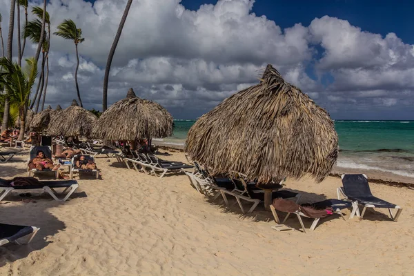 Punta Cana República Dominicana Diciembre 2018 Gente Disfruta Playa Bavaro — Foto de Stock