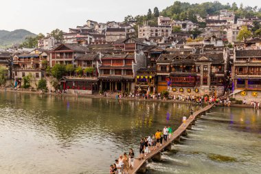 FENGHUANG, ÇİN - 14 AĞUSTOS 2018: Fenghuang Antik Kenti, Hunan Bölgesi, Çin