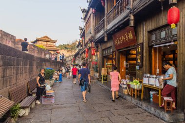 FENGHUANG, ÇİN - 13 AĞUSTOS 2018: Fenghuang Antik Kenti, Çin