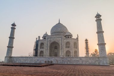 Agra, Hindistan 'daki Taj Mahal' in sabah manzarası