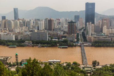 Lanzhou ve Sarı Nehir 'in (Huang He) ufuk çizgisi, Gansu ili, Çin