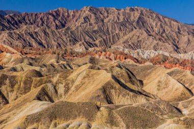 Zhangye Danxia 'daki renkli dağlar Ulusal Geopark, Gansu Eyaleti, Çin