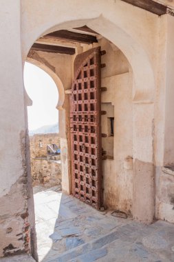 Kumbhalgarh Kalesi 'nin kapılarından biri, Rajasthan Eyaleti, Hindistan