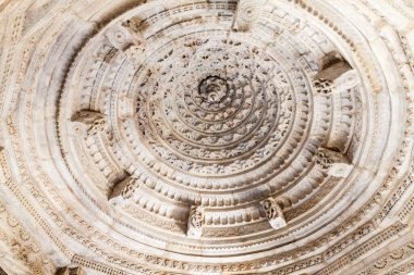 Ranakpur 'daki Jain Tapınağı Cupola, Rajasthan Eyaleti, Hindistan