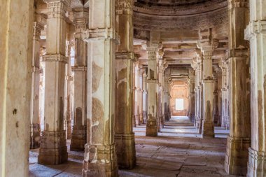 Champaner, Hindistan - 8 Şubat 2017: Champaner tarihi şehri, Gujarat Eyaleti, Hindistan 'daki Jami Mescid Camii