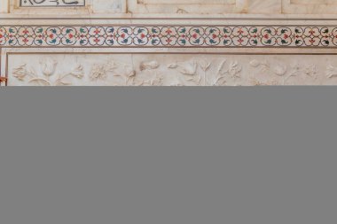 Agra, Hindistan 'daki Taj Mahal duvarının ayrıntıları.