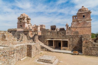 Chittorgarh 'daki Chittor Kalesi' ndeki Kumbha Sarayı harabeleri, Rajasthan eyaleti, Hindistan