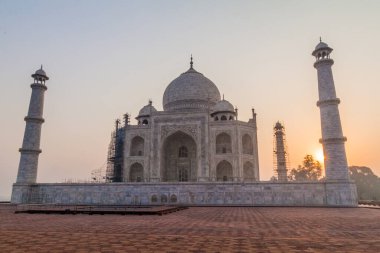 Agra, Hindistan 'daki Taj Mahal' in sabah manzarası