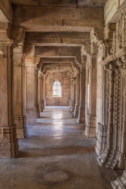 Champaner, Hindistan - 8 Şubat 2017: Champaner tarihi şehri, Gujarat Eyaleti, Hindistan 'daki Saher Ki Mescidi camisi