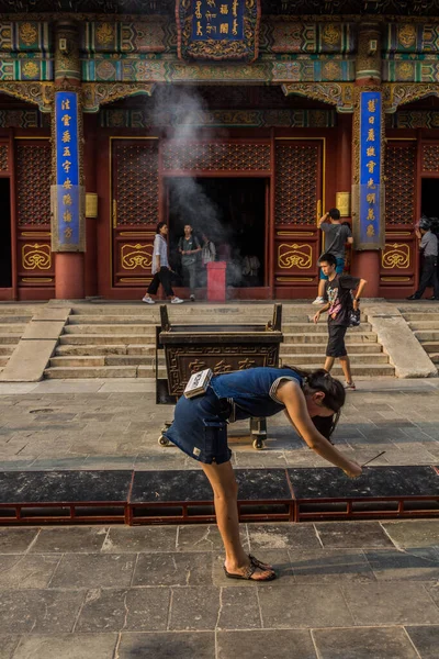 Peking Čína Srpna 2018 Modlitba Chrámu Lama Yonghe Lamasery Pekingu — Stock fotografie