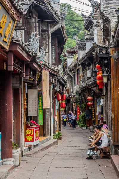 Fenghuang China Agosto 2018 Callejón Estrecho Con Linternas Fenghuang Ancient — Foto de Stock