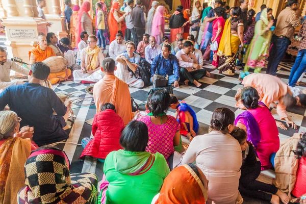 Vrindavan India Luty 2017 Ludzie Świątyni Krishna Balaram Mandir Świątynia — Zdjęcie stockowe