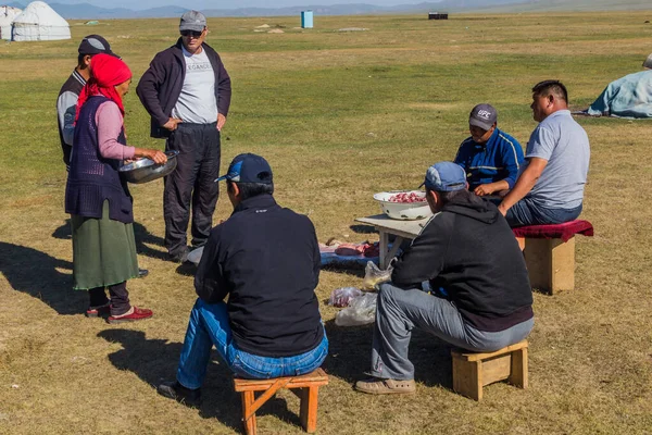 Song Kul Kyrgyzstan July 2018 Local People Prepare Meat Killed — Stock Photo, Image