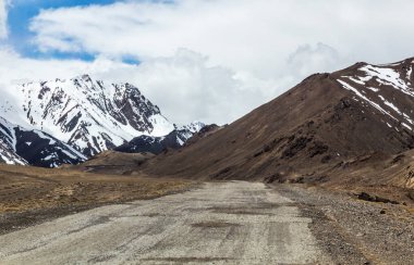 Gorno-Badakhshan Özerk Bölgesindeki Pamir Otoyolu, Tacikist