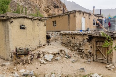 Fann dağlarındaki Haft Kul 'daki Marguzor köyü, Tacikistan