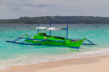 Bangka (paraw), Filipinler 'in Boracay adasında çift kanatlı tekne