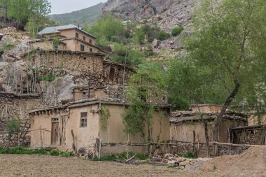 Fann dağlarındaki Haft Kul 'daki Marguzor köyü, Tacikistan