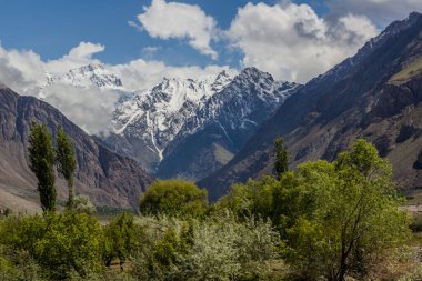 Pamir dağlarındaki Panj Nehri vadisi, Tacikistan