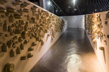 TEHRAN, İRAN - 16 Nisan 2018: Tahran 'daki İslam Devrimi ve Kutsal Savunma Müzesi' nde sergiler