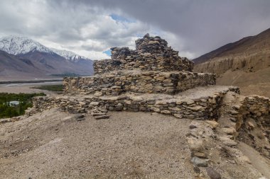 Wakhan Vadisi, Tacikistan 'daki Vrang köyünde Budist stupası.