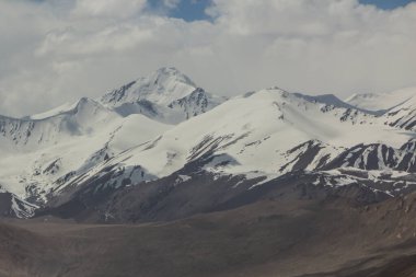 Pamir dağları ve Tacikistan karla kaplandı