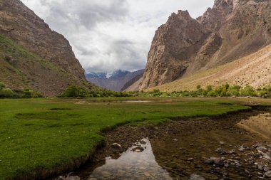 Tacikistan 'ın Pamir dağlarındaki Jizev (Jisev veya Jizeu) vadisi
